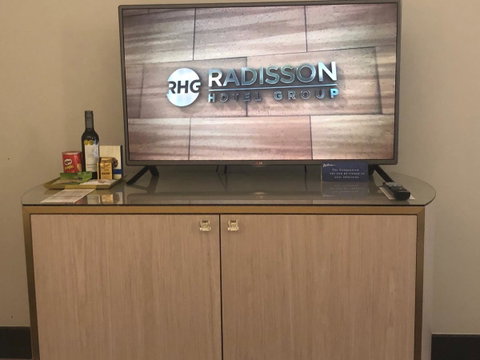 Radisson Blu Plaza Hotel Sydney - Holiday Adelaide 41
