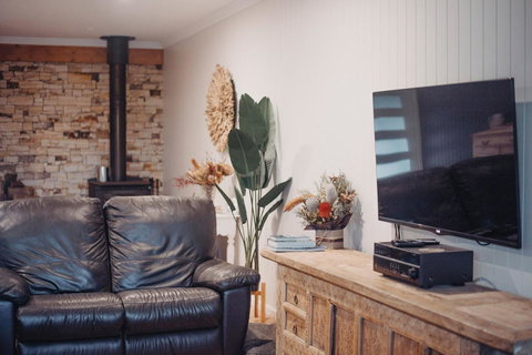 Salthouse Berrara - Holiday Adelaide 4