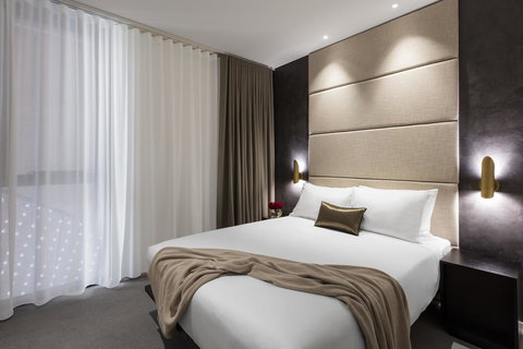 SKYE Suites Sydney - Holiday Adelaide 23