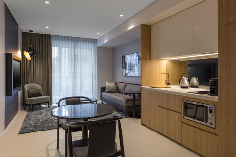 SKYE Suites Sydney - Holiday Adelaide 25