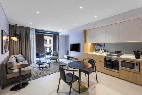 SKYE Suites Sydney - Holiday Adelaide 21