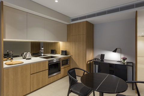SKYE Suites Sydney - Holiday Adelaide 20