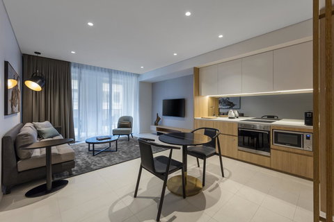 SKYE Suites Sydney - Holiday Adelaide 22