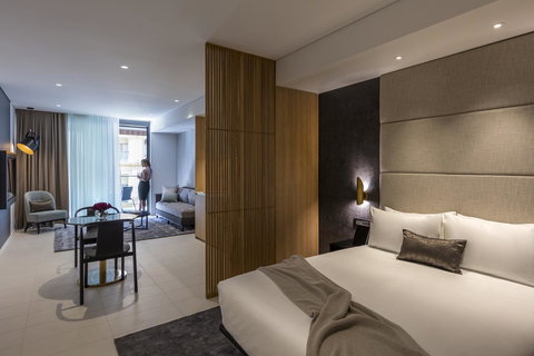 SKYE Suites Sydney - Holiday Adelaide 27