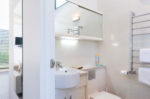 By The Beach B&B Self Contained Apartments - Holiday Adelaide 12