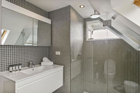 Summery, Spacious 4 Bed Home In Kurraba Point - Holiday Adelaide 9