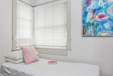 Summery, Spacious 4 Bed Home In Kurraba Point - Holiday Adelaide 6