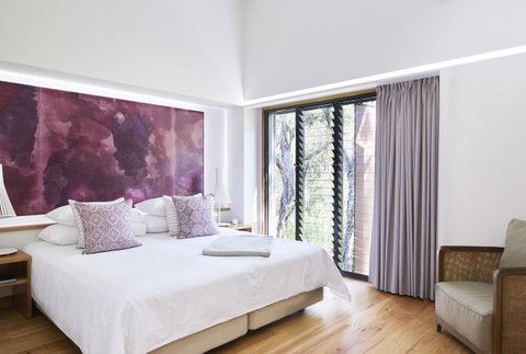 Elements Of Byron - Holiday Adelaide 1