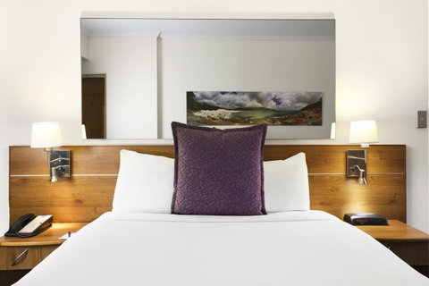 Mercure Sydney - Holiday Adelaide 13