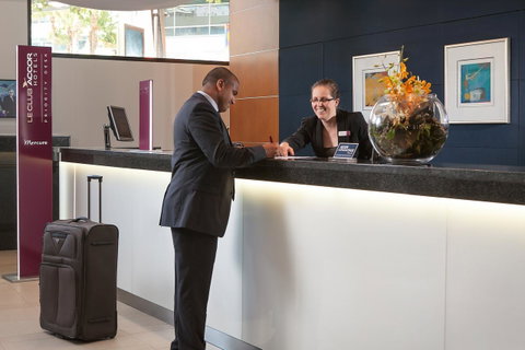 Mercure Sydney - Holiday Adelaide 24