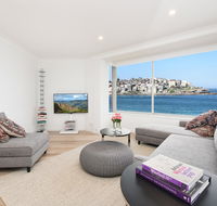 Right on Bondi - Holiday Adelaide