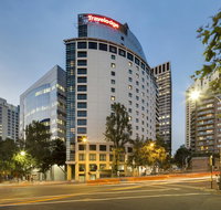 Travelodge Hotel Sydney - Holiday Adelaide