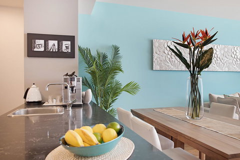 Arena Luxury Beachfront Apartment - Holiday Adelaide 16