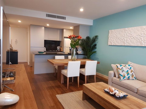 Arena Luxury Beachfront Apartment - Holiday Adelaide 39