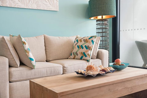 Arena Luxury Beachfront Apartment - Holiday Adelaide 4