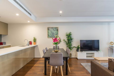 Sydney CBD Brand New Apartments With Hyde Park View - Holiday Adelaide 0