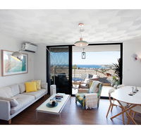 Ocean views and sea breezes over Bondi Beach - Holiday Adelaide