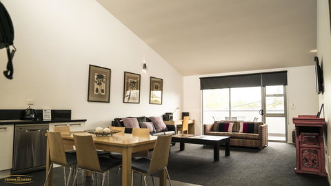 Crown On Darby Newcastle - Holiday Adelaide 12