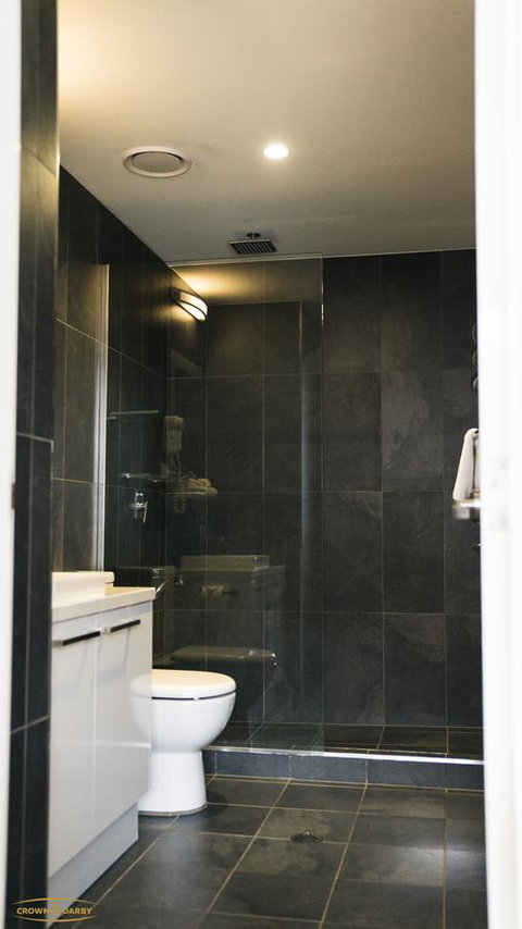 Crown On Darby Newcastle - Holiday Adelaide 17