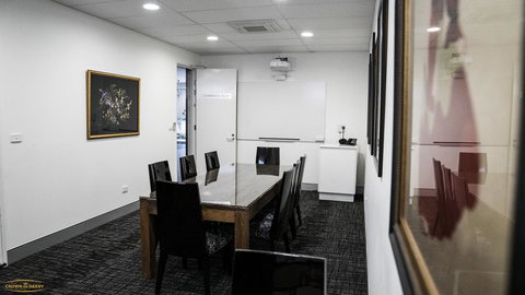 Crown On Darby Newcastle - Holiday Adelaide 9