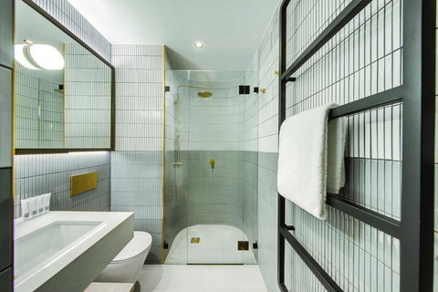 Vibe Hotel Sydney Darling Harbour - Holiday Adelaide 18