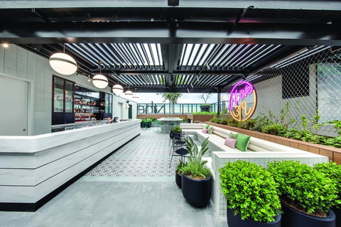 Vibe Hotel Sydney Darling Harbour - Holiday Adelaide 9