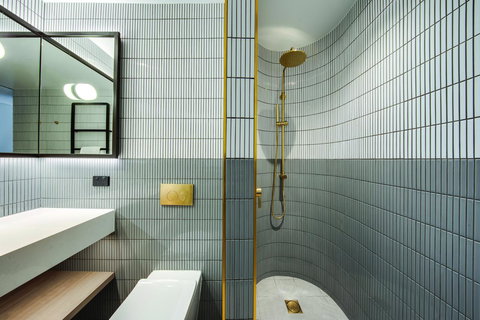 Vibe Hotel Sydney Darling Harbour - Holiday Adelaide 2