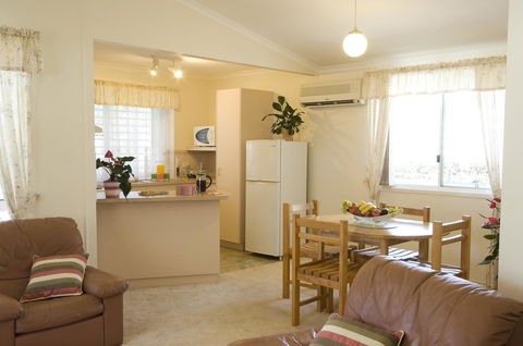 Glen Villa Resort - Holiday Adelaide 11