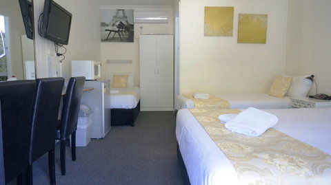 Highway Motor Inn Taree - Holiday Adelaide 2