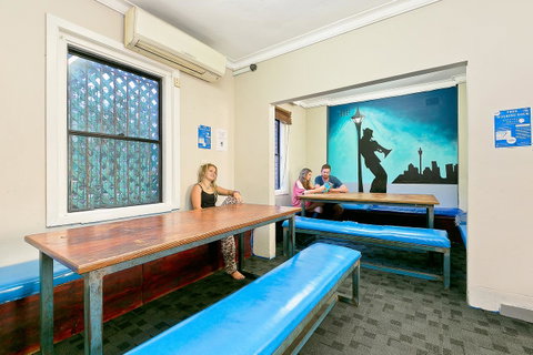 Mad Monkey Downtown - Holiday Adelaide 7