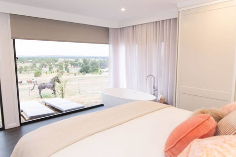 Belisi Farmstay Cottage - Holiday Adelaide 10