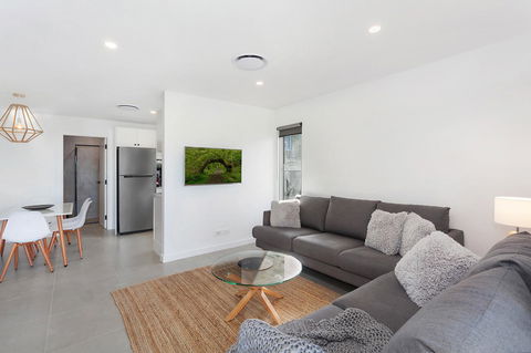 Modern Guest House - Holiday Adelaide 3
