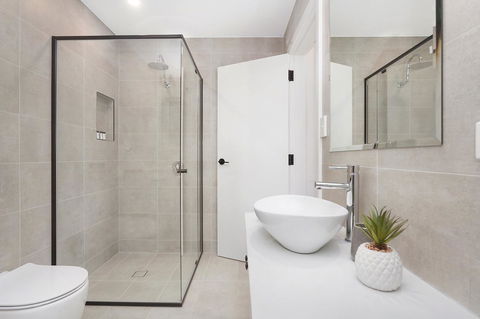 Modern Guest House - Holiday Adelaide 8