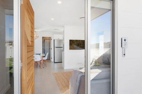 Modern Guest House - Holiday Adelaide 6