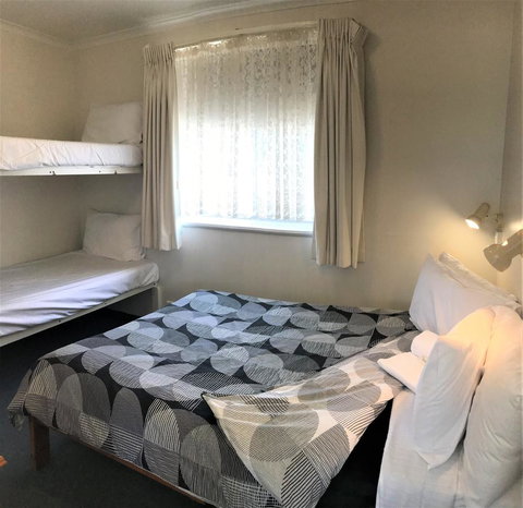 Kon Tiki Apartments - Holiday Adelaide 6