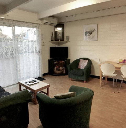 Kon Tiki Apartments - Holiday Adelaide 11