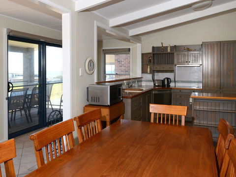 2 Cliff Road - Holiday Adelaide 5