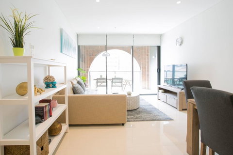 Newly Settled Three Bedrooms Apartment In CBD - Holiday Adelaide 0