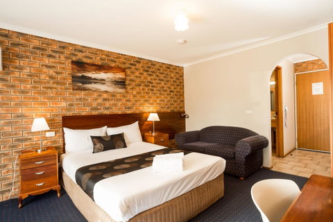 Hume Country Motor Inn - Holiday Adelaide 3