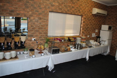 Hume Country Motor Inn - Holiday Adelaide 7