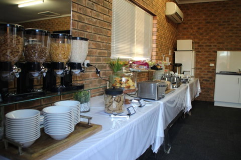 Hume Country Motor Inn - Holiday Adelaide 9