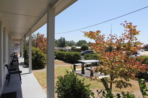Tumut Apartments - Holiday Adelaide 13