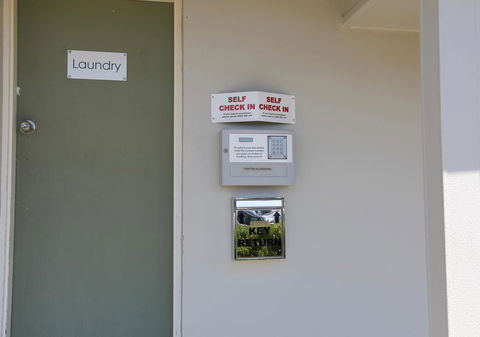 Tumut Apartments - Holiday Adelaide 1
