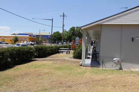 Tumut Apartments - Holiday Adelaide 20