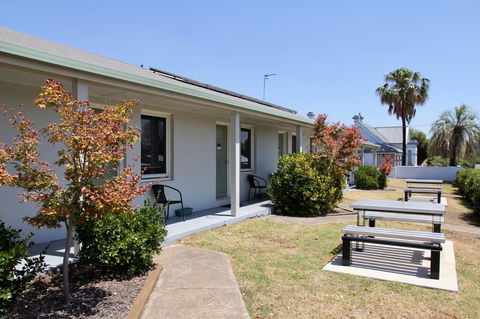 Tumut Apartments - Holiday Adelaide 16
