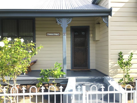 Caledonia Cottage - Holiday Adelaide 6