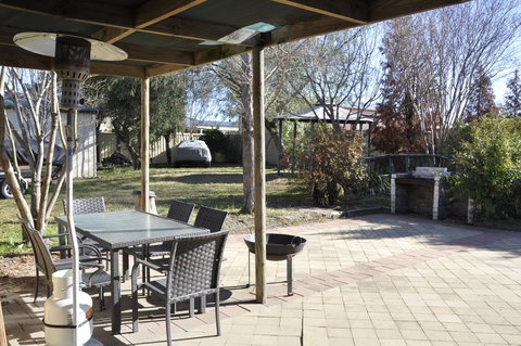 Caledonia Cottage - Holiday Adelaide 1