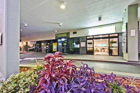 Nomikis\'On The Avenue - Holiday Adelaide 19