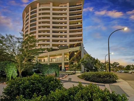 Nomikis\'On The Avenue - Holiday Adelaide 1