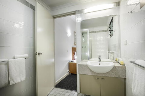 Mercure Darwin Airport Resort - Holiday Adelaide 24